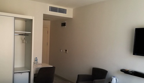 Habitación triple Confort, vistas a la ciudad