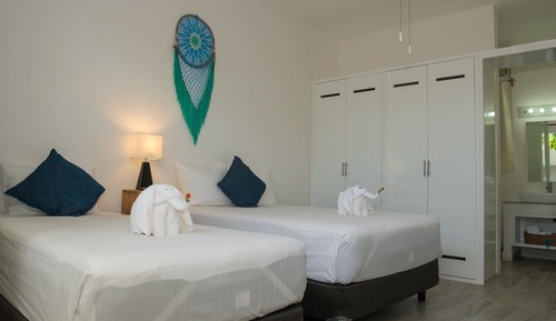 Eco Luxury Business Suite 6 Rooftop Pool