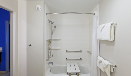 Habitación estándar, 1 cama de matrimonio grande (Mobility, Accessible Tub)