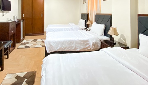 Deluxe Triple Room -pyramid view