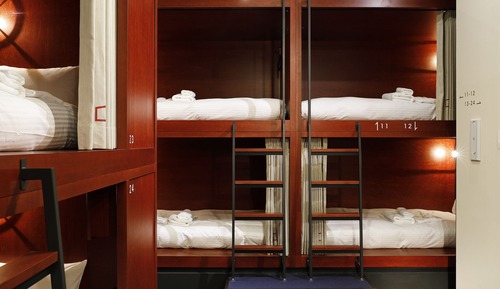 Dormitorio compartido, dormitorio mixto