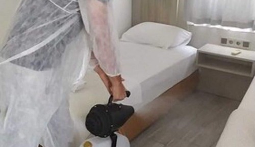 Habitación con 2 camas individuales, balcón