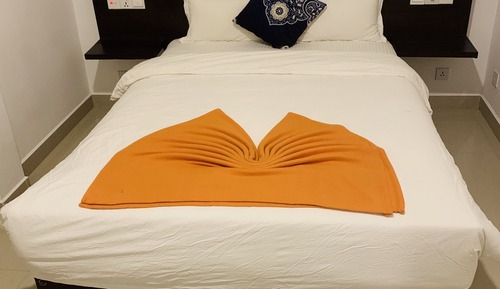 Habitación básica doble, 1 cama de matrimonio grande