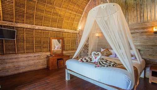 Deluxe Hut Double Room With Pool View