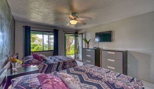 1 GREY ROOM Double Room with Two Double Beds