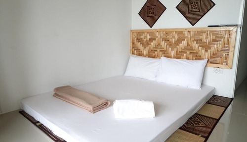 Habitación básica doble, sin ventanas