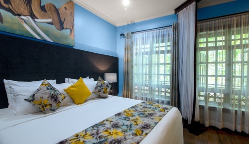 Suite Deluxe, bañera, vistas al jardín