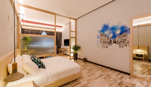 Courtyard Suite