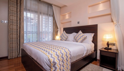 Suite estudio estándar, 1 cama de matrimonio, cocina básica, vistas a la ciudad