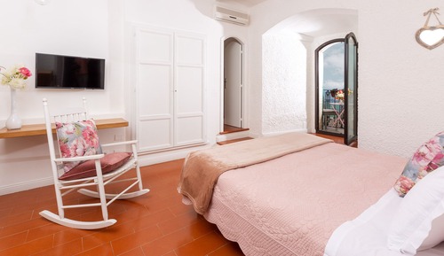 Habitación superior, balcón, vistas a la ciudad