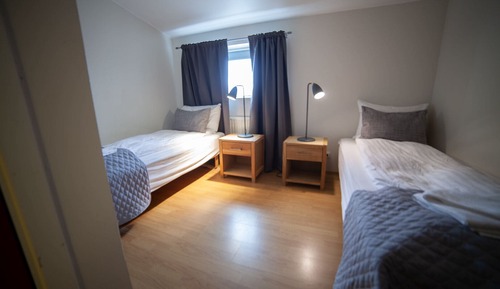 Habitación económica con 2 camas individuales, baño privado