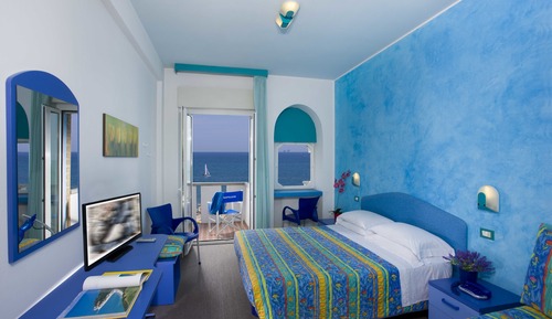 Habitación con 1 cama doble o 2 individuales, vistas al mar