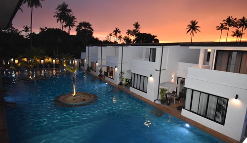 3-Bedroom Townhouse Pool Access