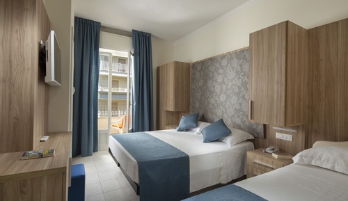 Habitación doble superior, balcón (Matrimoniale,letto a castello)