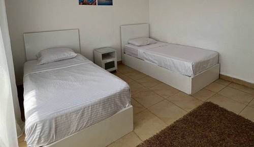 Apartamento panorámico, 2 habitaciones, balcón, vistas al mar