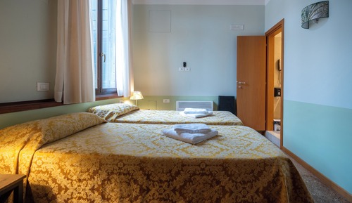 Habitación básica doble, vistas al canal