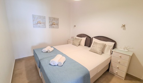 Apartamento familiar, 2 habitaciones, terraza, mirando al mar (Celosia)