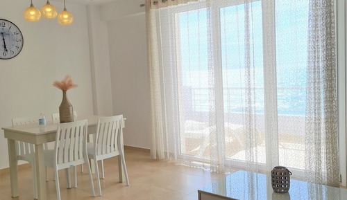 Apartamento de lujo, 1 habitación, terraza, mirando al mar (Dahlia)