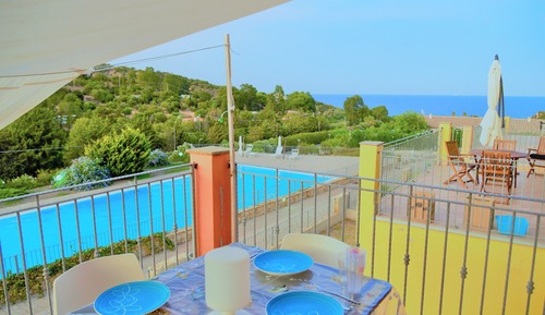 Apartamento panorámico, 2 habitaciones, terraza, vistas al mar