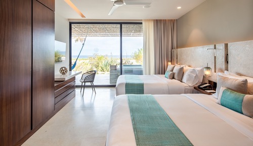 One Bedroom with Hot Tub and Two Queen Beds
