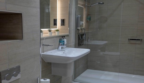 Habitación superior, 1 cama de matrimonio grande, no fumadores (Converts to 2 Twin Beds)