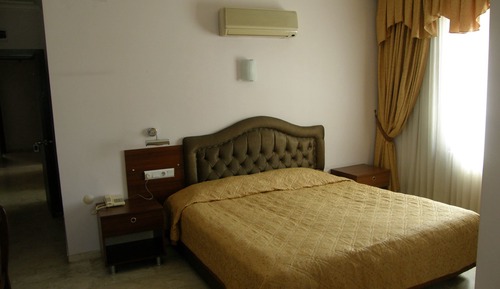 Habitación estándar con 1 cama doble o 2 individuales