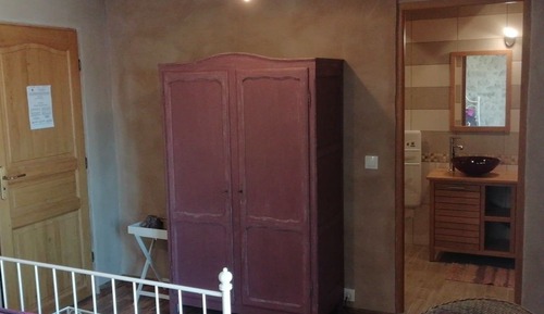 Habitación doble, baño privado (Lilas)