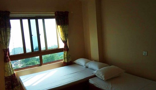 Habitación básica con 2 camas individuales