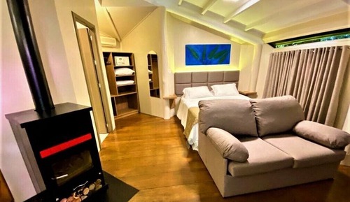 Bungalow Deluxe, lanai