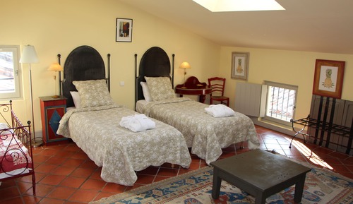 Habitación con 2 camas individuales