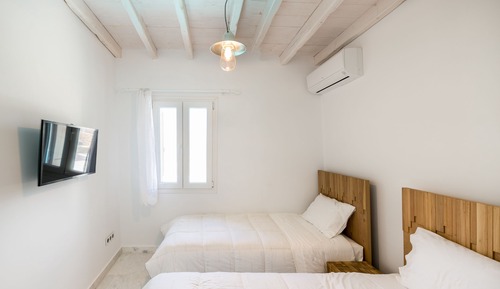 Villa familiar, 3 habitaciones, cocina, vistas a la piscina