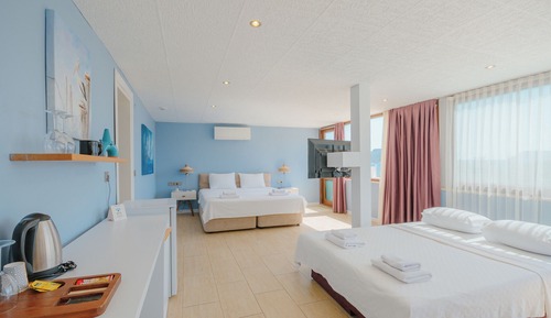 Habitación superior, terraza, vistas al mar