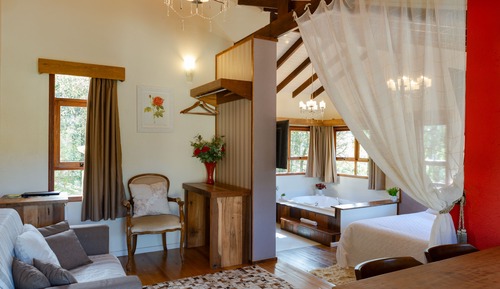 Cabaña romántica, 1 cama de matrimonio grande, en la zona del jardín (Casal Luxo 4)