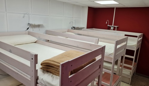 Dormitorio compartido económico