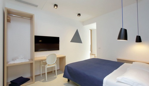 Habitación superior con 1 cama doble o 2 individuales