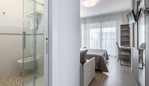 Habitación superior con 1 cama doble o 2 individuales