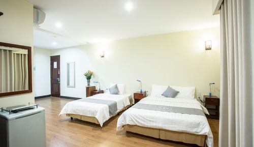 Habitación triple familiar, 1 habitación, no fumadores, vistas a la ciudad