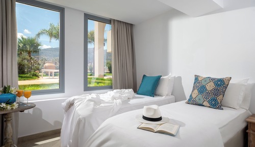 Suite junior, vistas al jardín, planta baja
