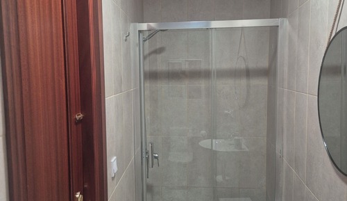 Habitación individual, baño compartido