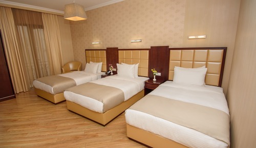 Habitación triple estándar, 3 camas individuales (B Building)