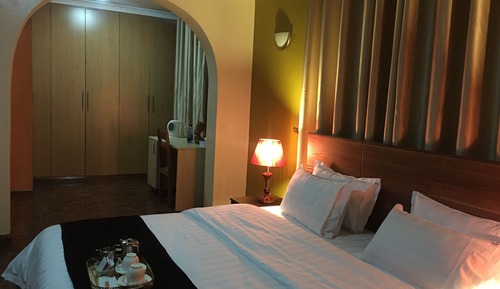 Habitación ejecutiva doble, 1 cama de matrimonio grande, vistas al jardín