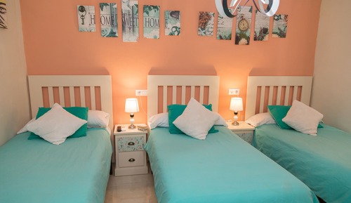 Habitación triple estándar, en una planta alta (Private External Bathroom)