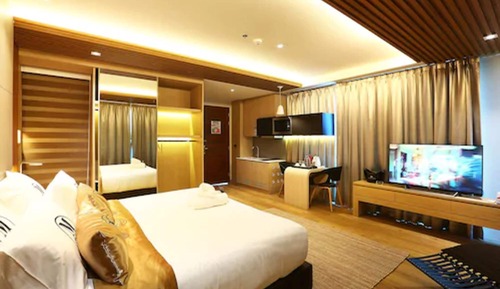 Exclusive Montana Studio King Bedded