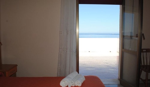 Habitación con 1 cama doble o 2 individuales, terraza, vistas al mar