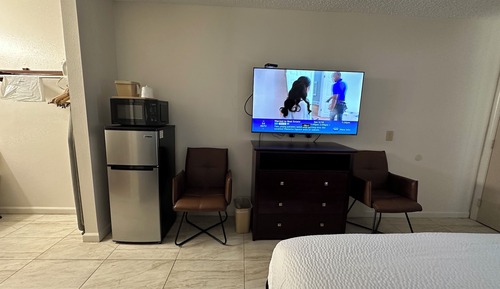 Room, 1 King Bed, Smoking