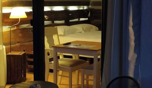 Habitación estándar con 1 cama doble o 2 individuales
