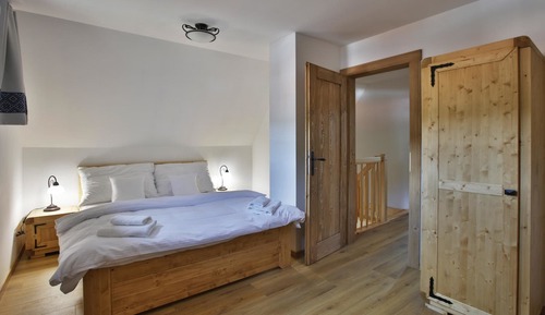 Chalet Confort, 2 habitaciones, cocina, vistas a la colina (C)