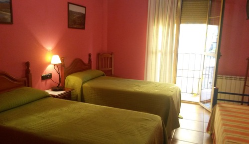 Habitación triple tradicional, balcón