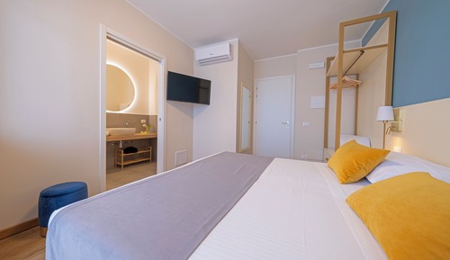 Habitación doble, en edificio anexo (Ai Poggi - Stair Access Only)