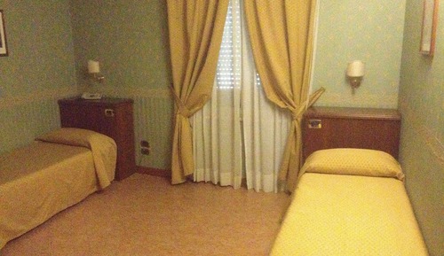 Habitación cuádruple estándar